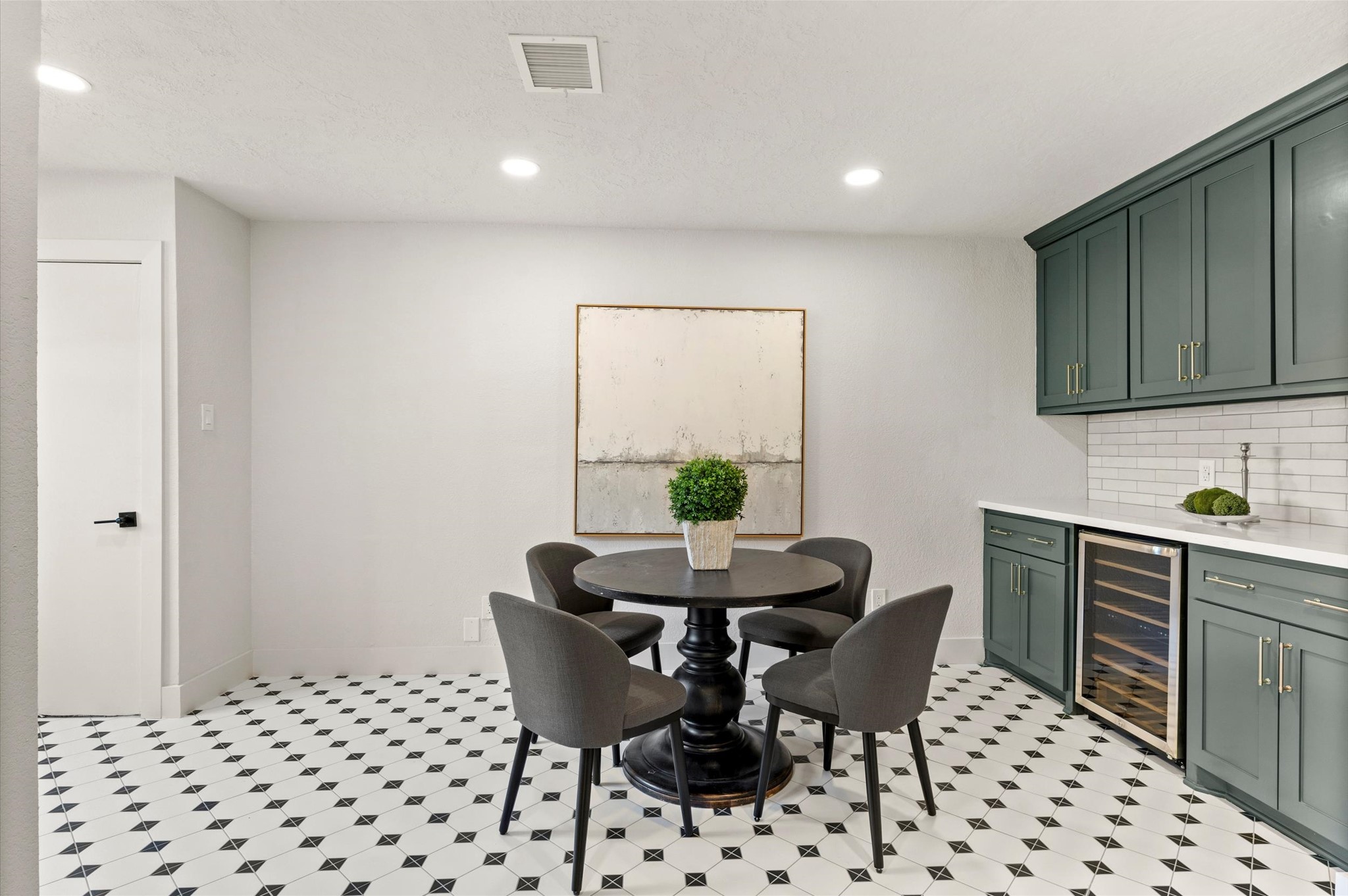 3725 Griggs Road Houston, TX 77021 - Photo 10 of 37 Breakfast area with additional counter space, storage and beverage refrigerator.