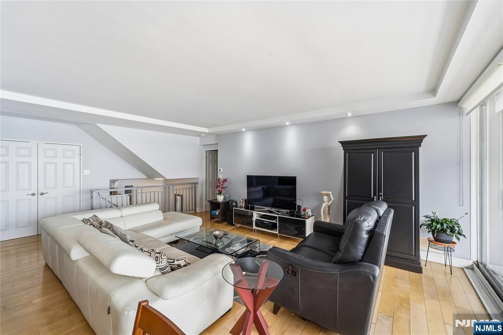 2 Horizon Road, Unit 1205 Fort Lee, NJ 07024 - Photo 5 of 27