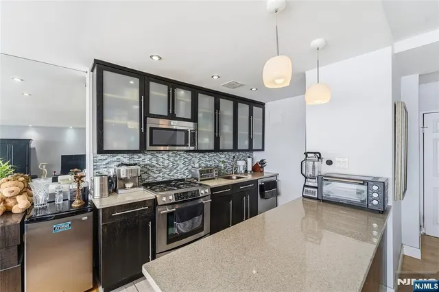 $395,000 | 2 Horizon Road, Unit 1205, Fort Lee, NJ 07024