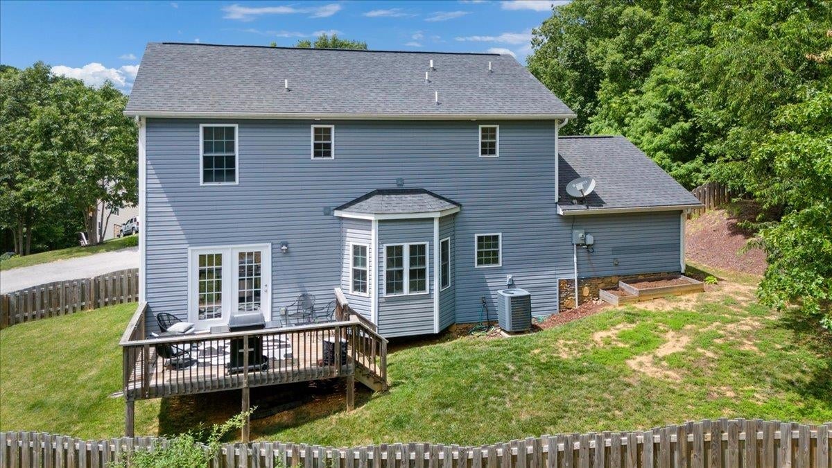 1060 Green Ridge Road Christiansburg, VA 24073 - Photo 2 of 41 Gallery Image 2