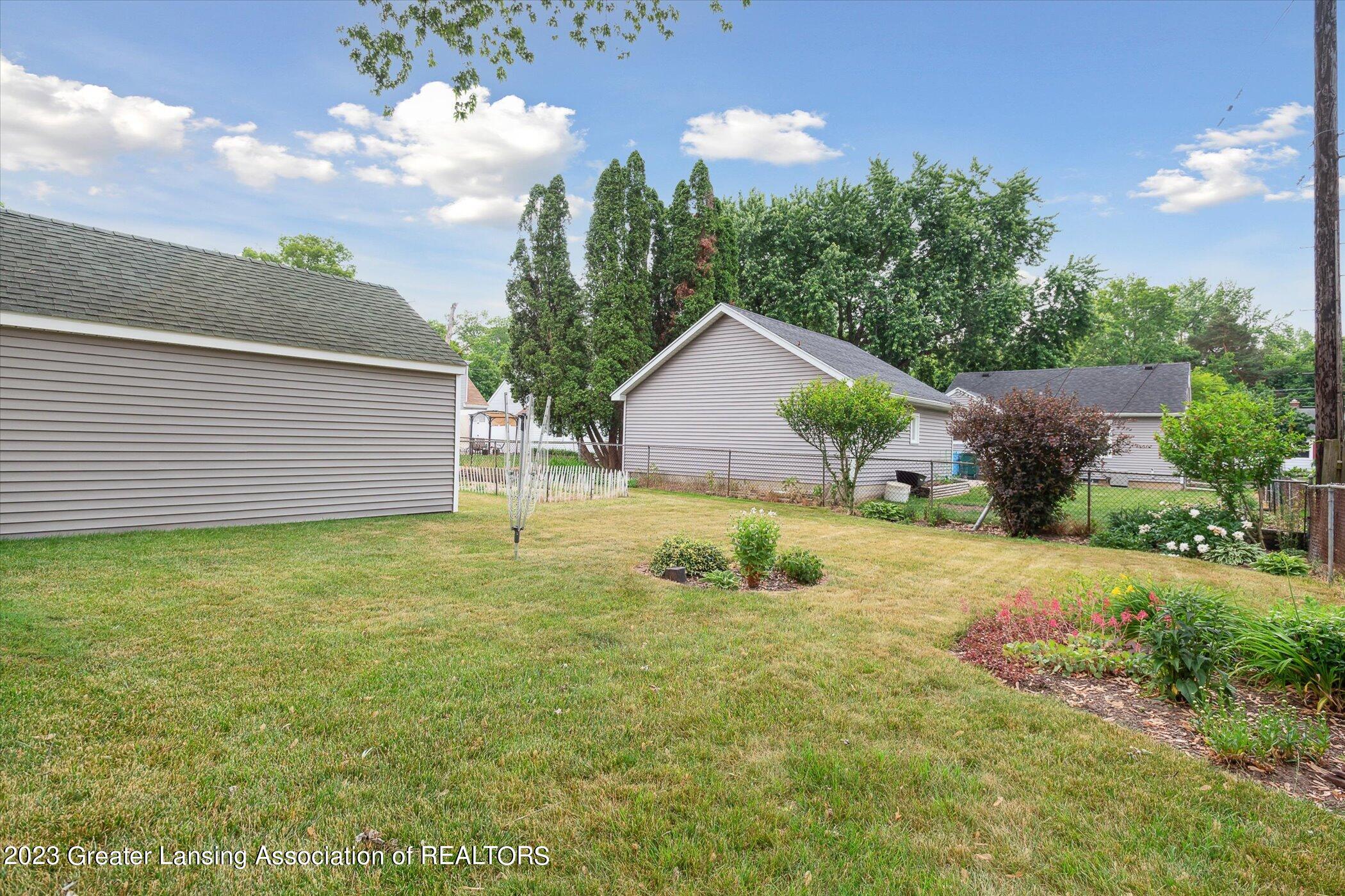 1515 West Rundle Avenue Lansing, MI 48910 - Photo 30 of 34 33-1515-W-Rundle-Ave-Lansing-MI-48910-Wi
