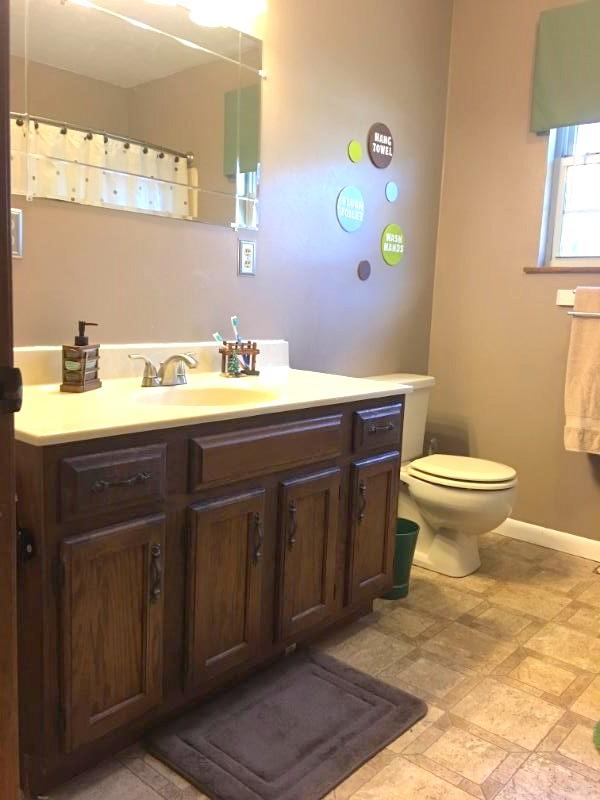 186 Shannon Road Jacksboro, TN 37757 - Photo 15 of 18 Bathroom