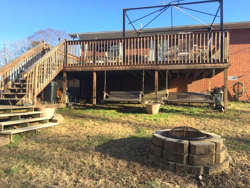 186 Shannon Road Jacksboro, TN 37757 - Photo 16 of 18 Back deck