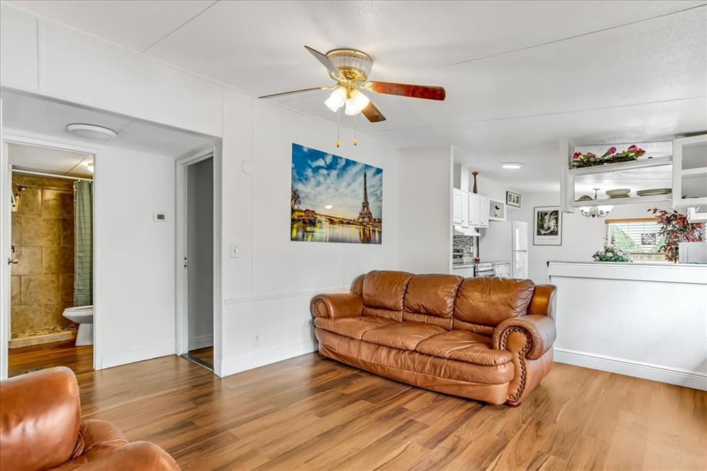 33608 Mandrake Road Wesley Chapel, FL 33543 - Photo 8 of 34 Gallery Image 8