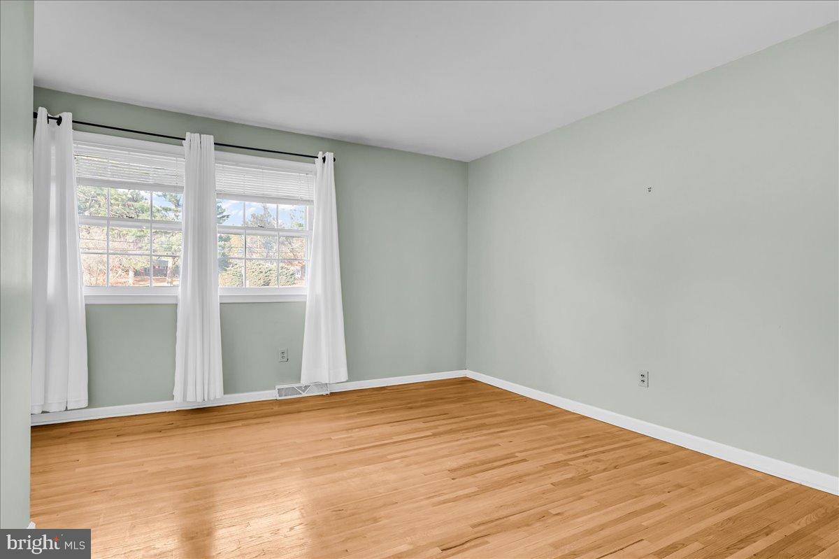 47 Covered Bridge Lane Newark, DE 19711 - Photo 19 of 34 Bedroom 2