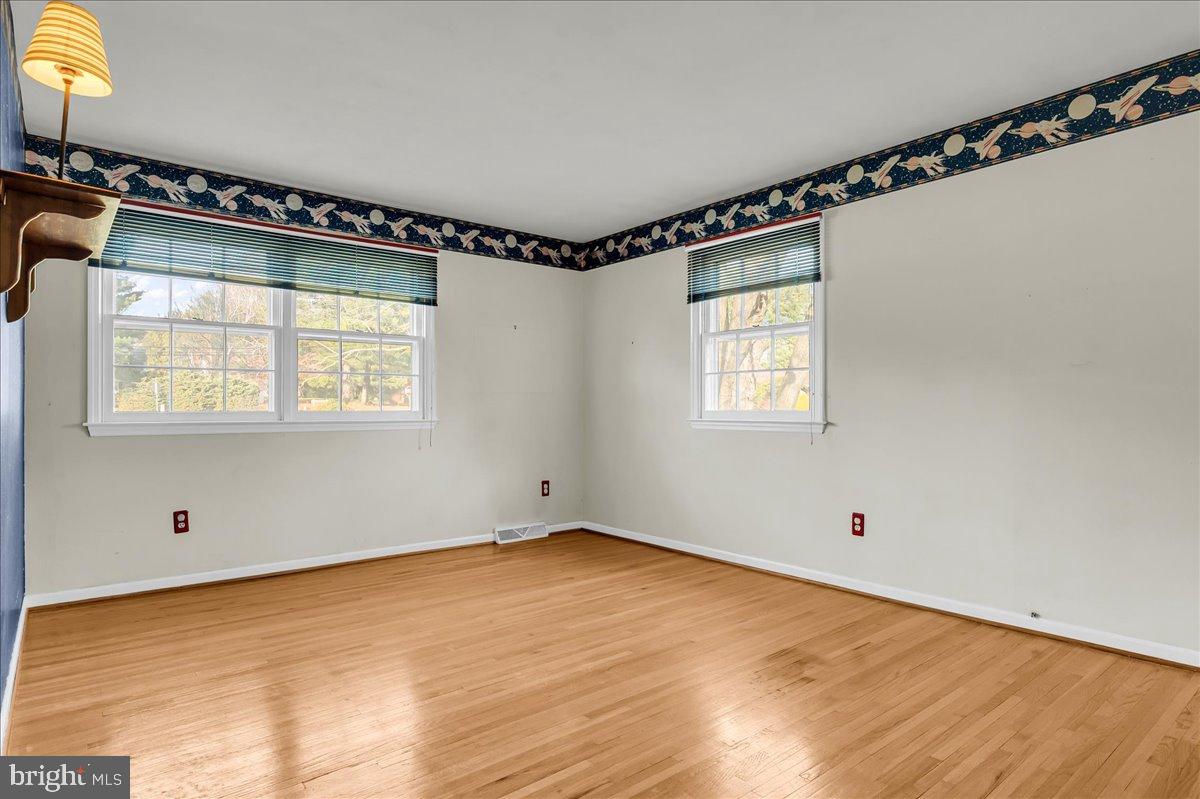 47 Covered Bridge Lane Newark, DE 19711 - Photo 23 of 34 Bedroom 4