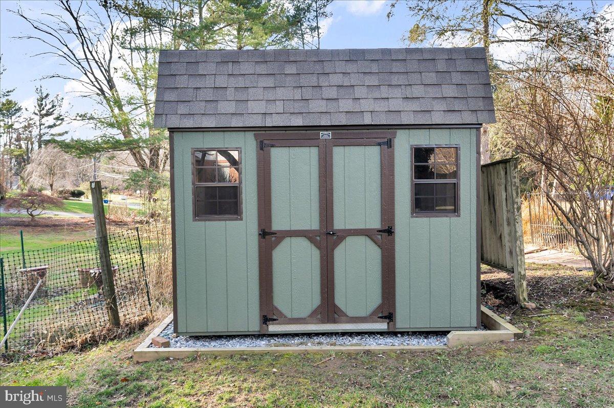 47 Covered Bridge Lane Newark, DE 19711 - Photo 27 of 34 Newer shed for extra storage