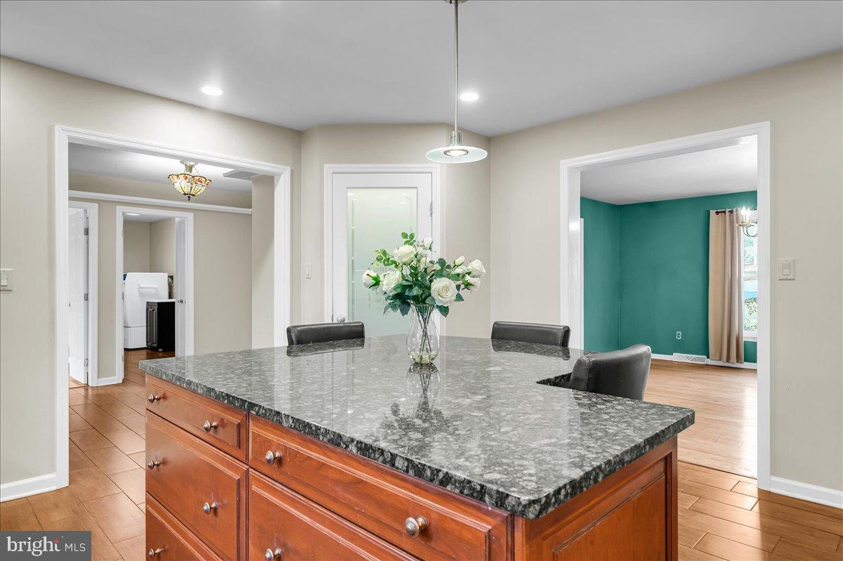 47 Covered Bridge Lane Newark, DE 19711 - Photo 8 of 34 Open to dining rm and wide hallway