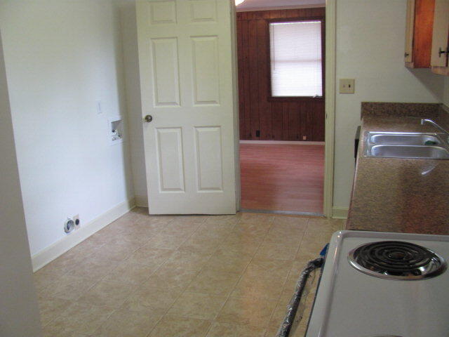 222 Cuttino Road Sumter, SC 29150 - Photo 7 of 11