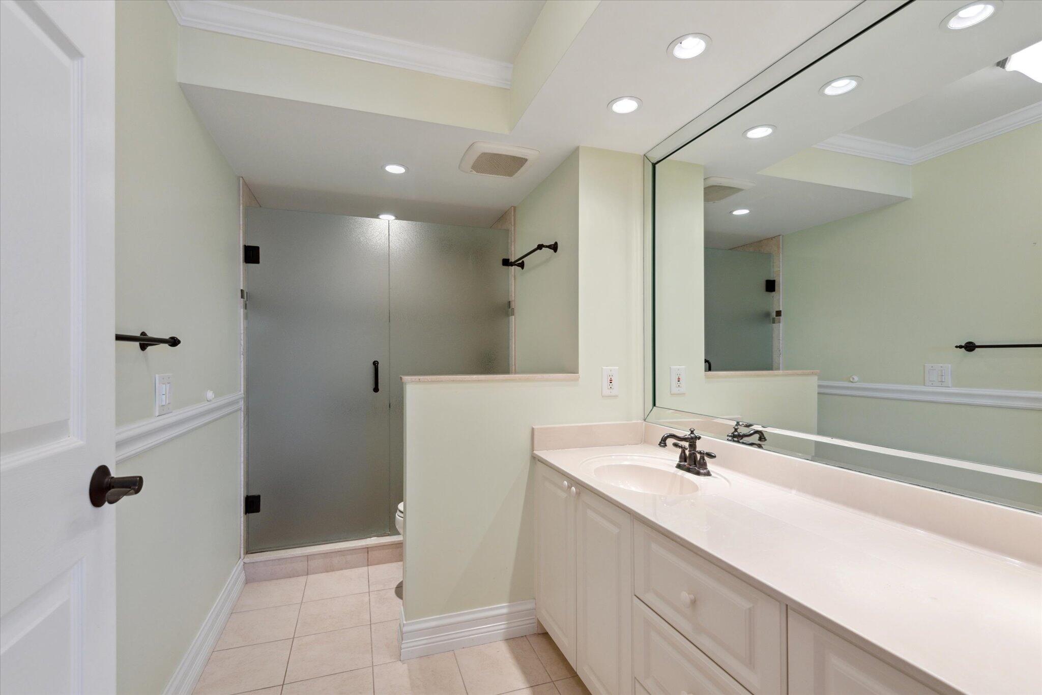 985 Southeast 19th Avenue, Unit 303 Deerfield Beach, FL 33441 - Photo 16 of 20 08-Kucharska-985 SE 19th Ave #303-8