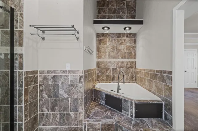 $388,000 | 4053 Southwest Clipper Lane, Lee's Summit, MO 64082