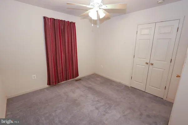 an empty room with a empty space