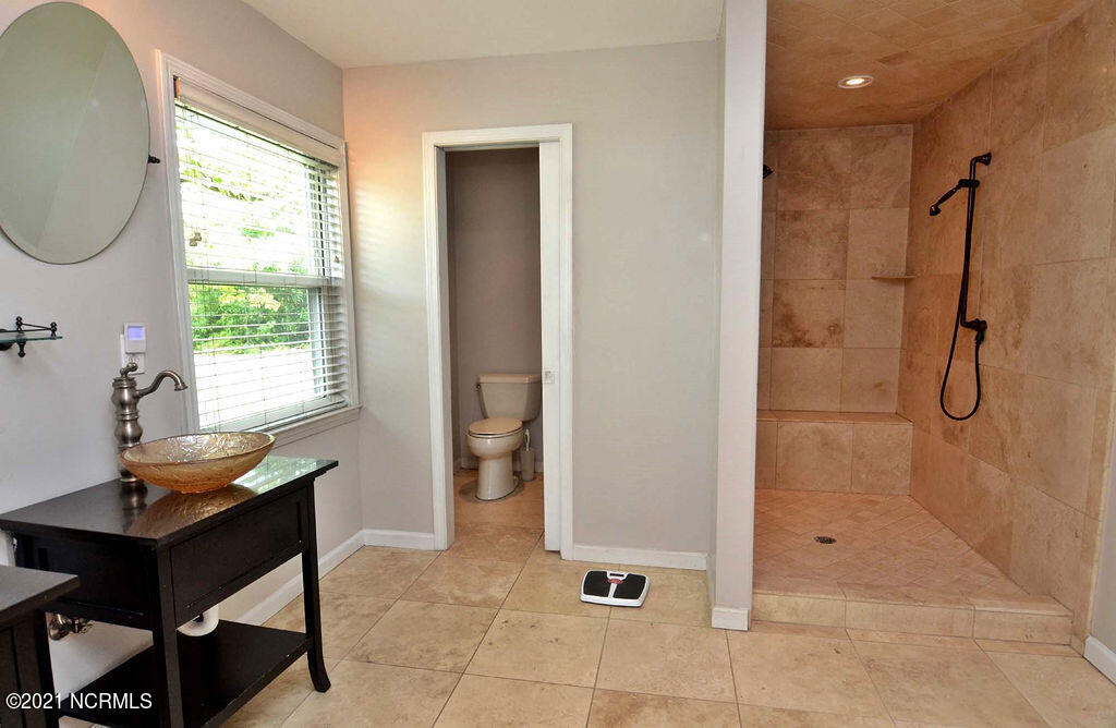 202 Bretonshire Road Wilmington, NC 28405 - Photo 23 of 34 Mastershower2