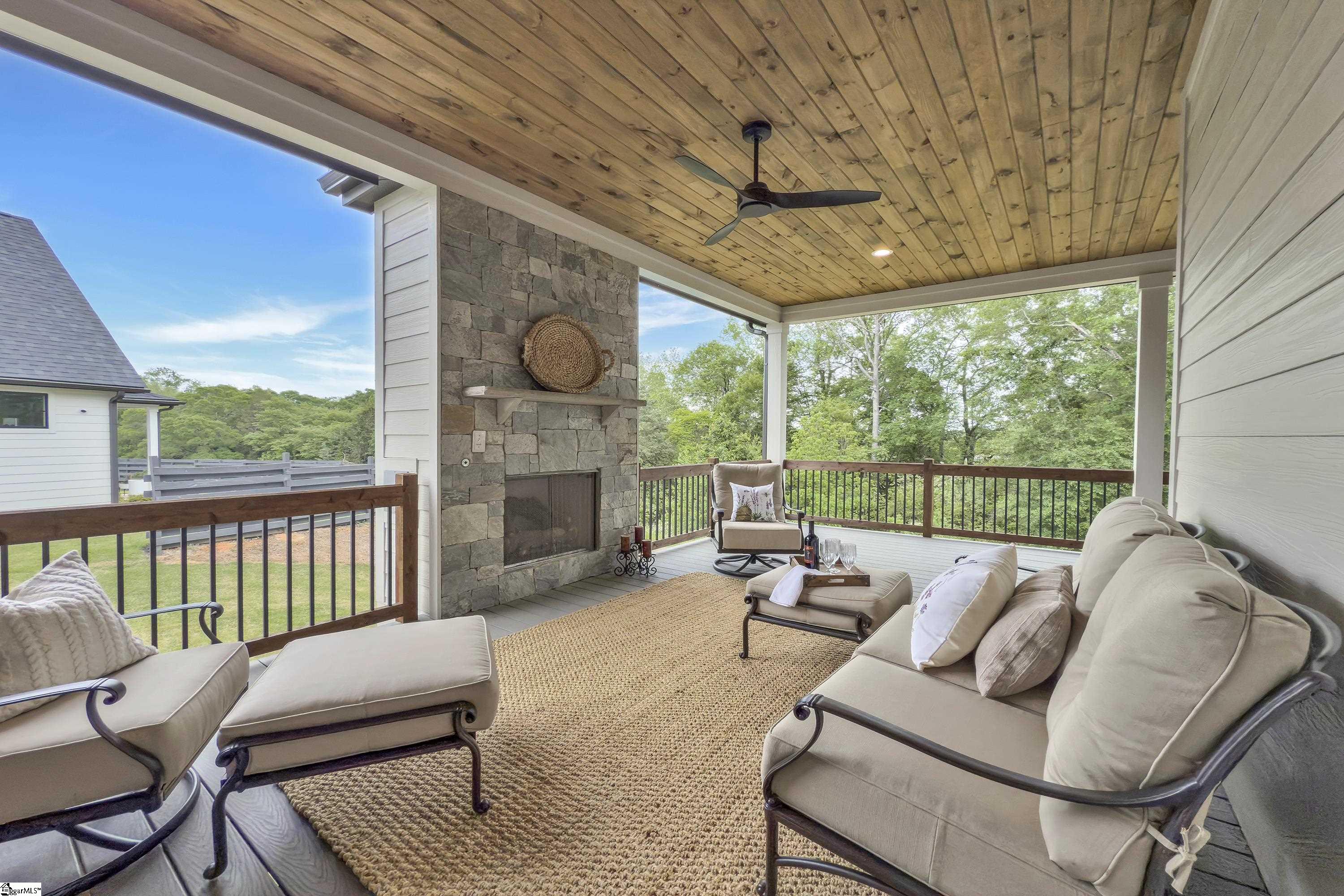 106 Winding Rock Road Simpsonville, SC 29680 - Photo 4 of 36 Gallery Image 4