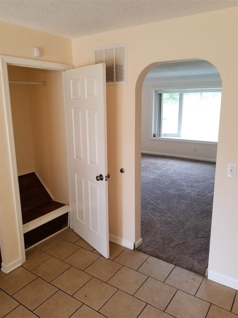 5289 North Jennings Road Flint, MI 48504 - Photo 15 of 26 31380207-14.JPG