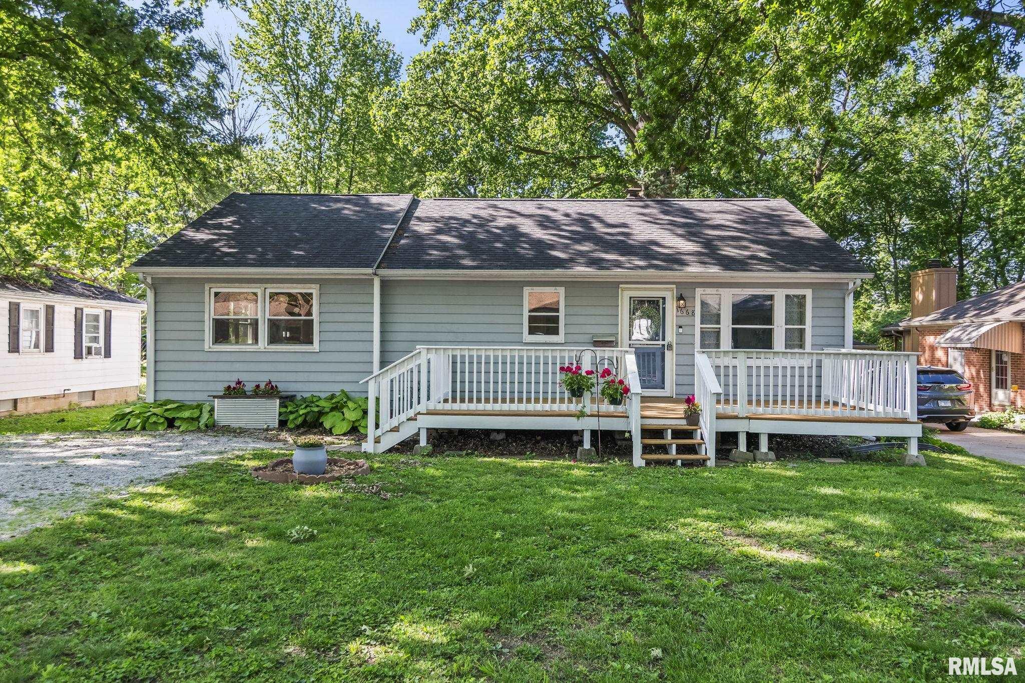 1668 Homewood Avenue Springfield, IL 62704 - Photo 2 of 36