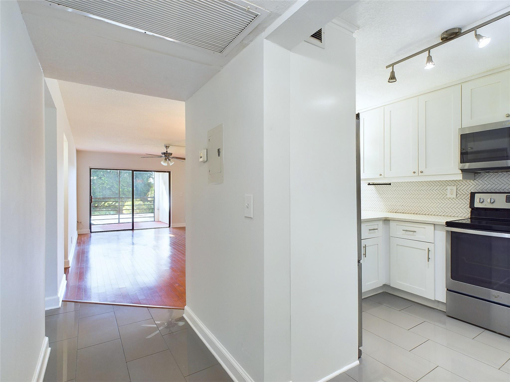 9370 Southwest 8th Street, Unit 301 Boca Raton, FL 33428 - Photo 5 of 38 Photo 5