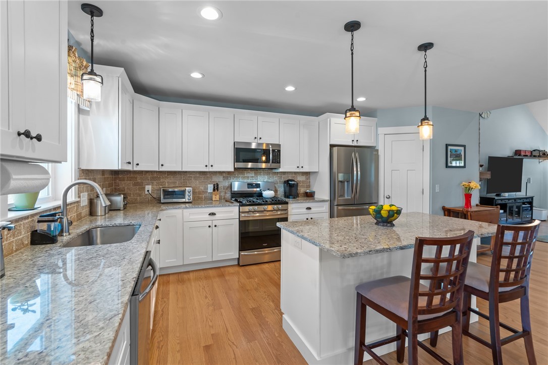 89 Silas Hill Way Exeter, RI 02822 - Photo 7 of 35 Kitchen area
