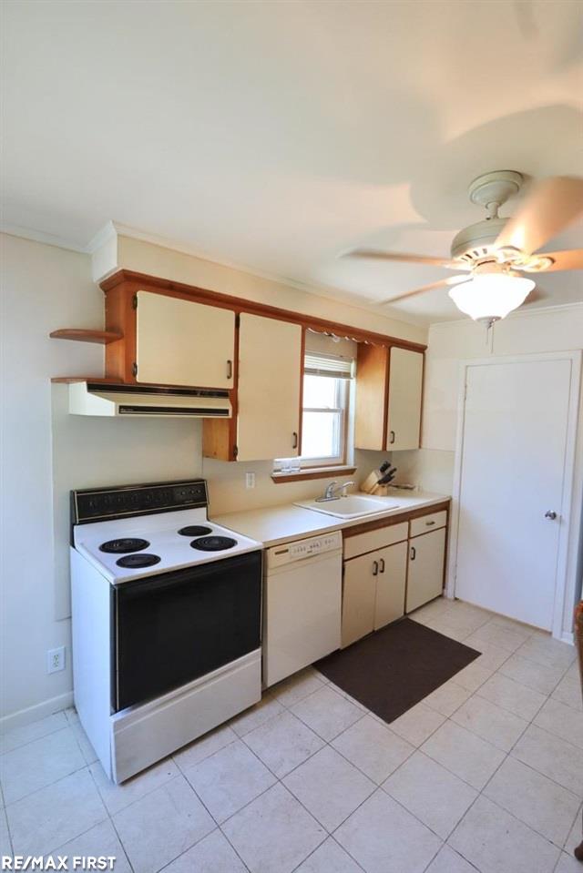 20836 Hampton Road Harper Woods, MI 48225 - Photo 3 of 17 50044520-2.JPG