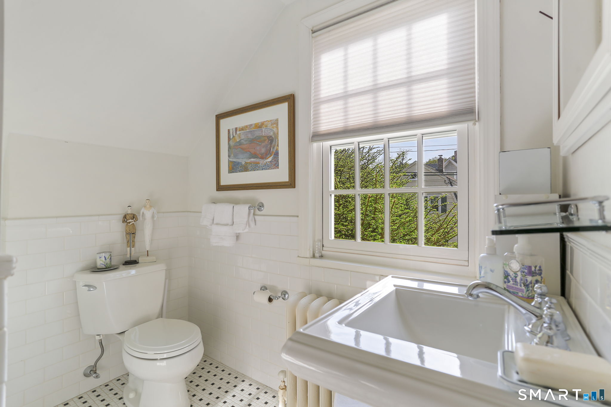 29 Old Saugatuck Road Norwalk, CT 06855 - Photo 21 of 34 a bath room with a toilet a bath tub and a sink