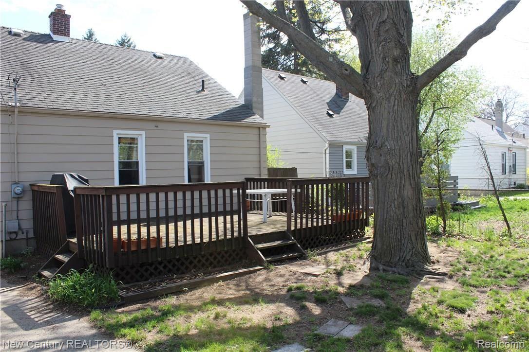 225 East Webster Road Royal Oak, MI 48073 - Photo 3 of 18 IMG_1872 (2).jpg