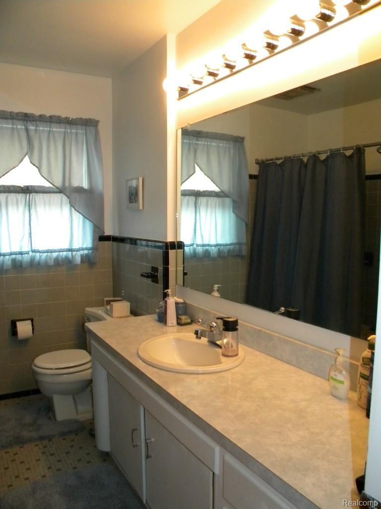 2196 Derby Road Birmingham, MI 48009 - Photo 13 of 18 020.jpg