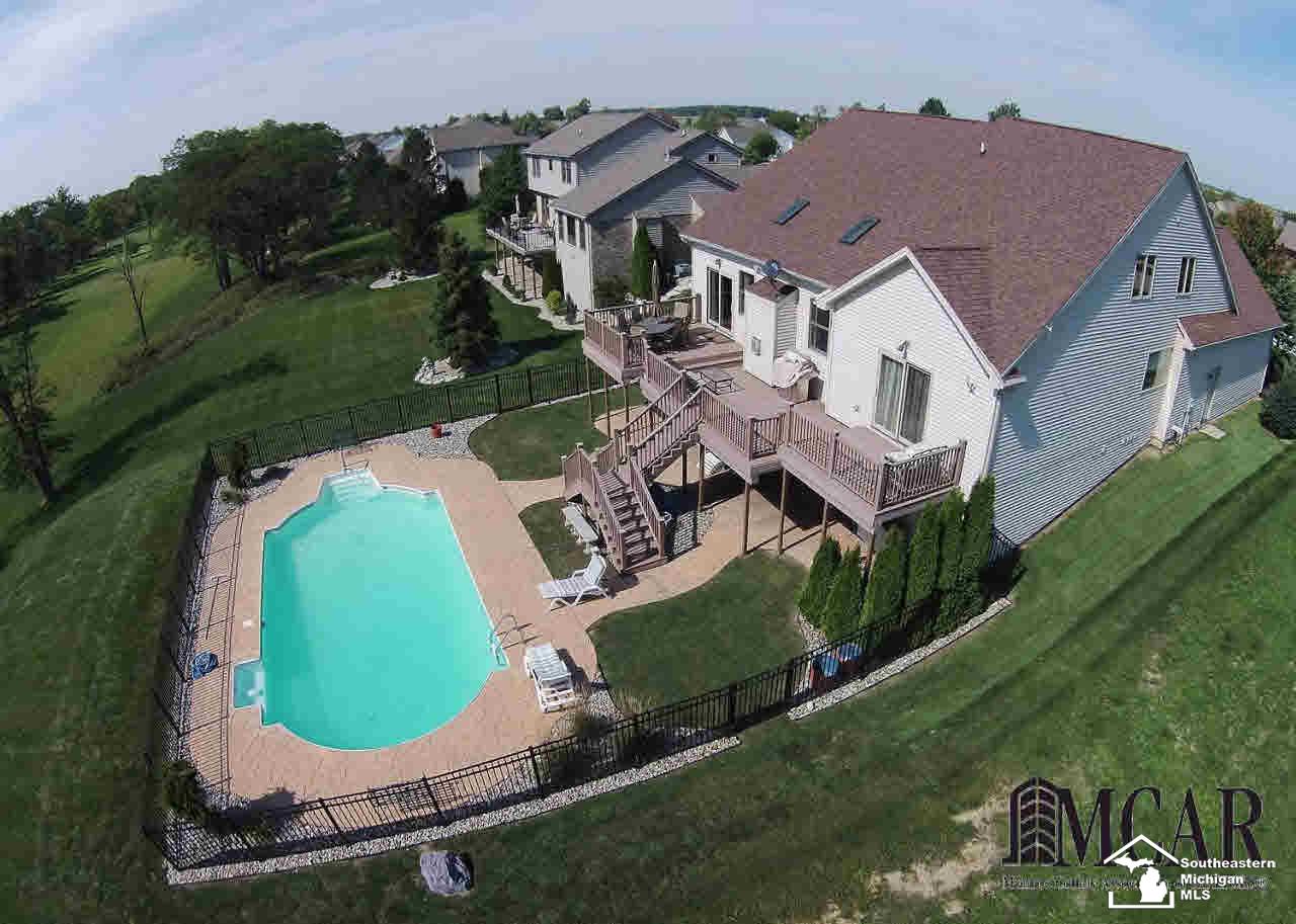 527 Ridge Point Drive Dundee, MI 48131 - Photo 2 of 38 Gallery Image 2