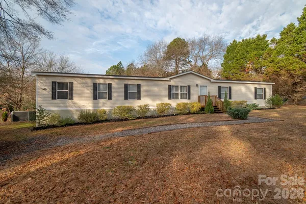 front view of house with a yard