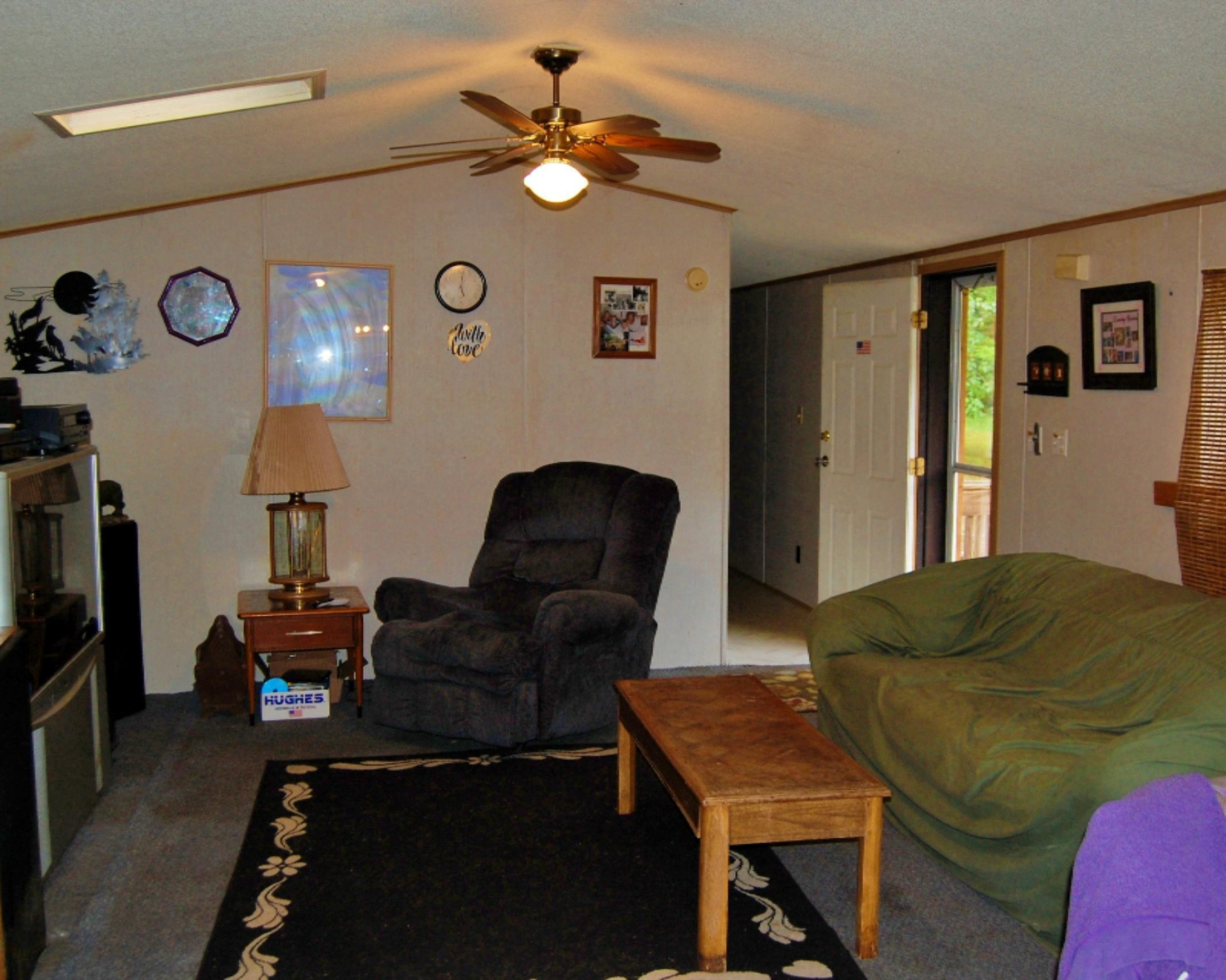 6978 Taft Road Mecosta, MI 49332 - Photo 2 of 20 2. Living Room 1