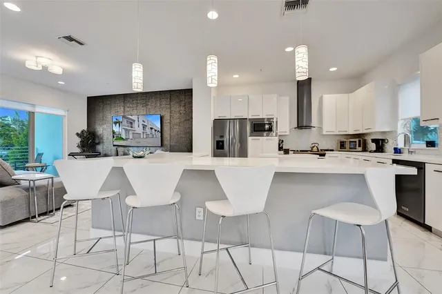 $7,000 | 1371 North Ocean Boulevard, Pompano Beach, FL 33062