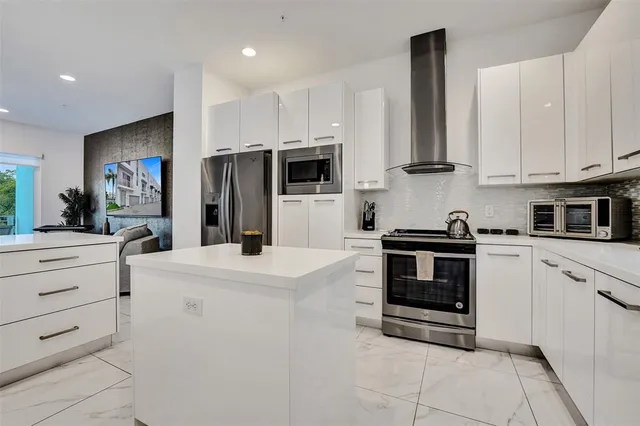 $7,000 | 1371 North Ocean Boulevard, Pompano Beach, FL 33062