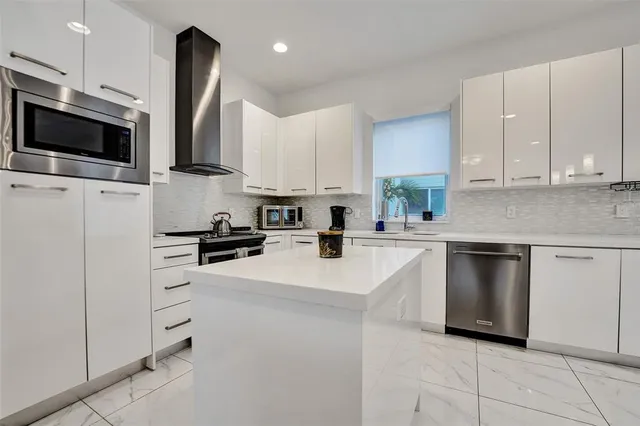 $7,000 | 1371 North Ocean Boulevard, Pompano Beach, FL 33062