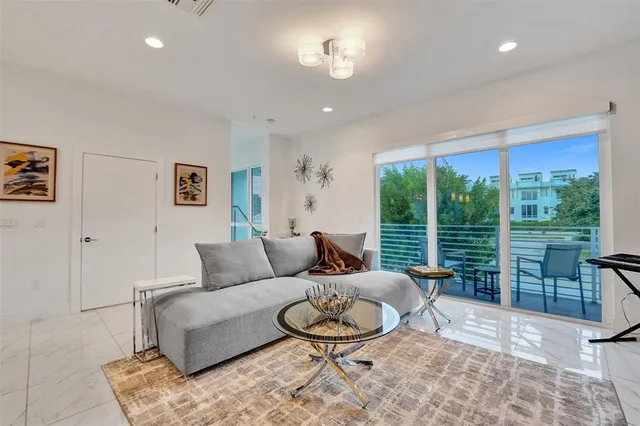 $7,000 | 1371 North Ocean Boulevard, Pompano Beach, FL 33062