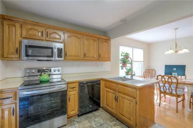 $340,000 | 117 Southwest Tess Drive, Lee's Summit, MO 64081