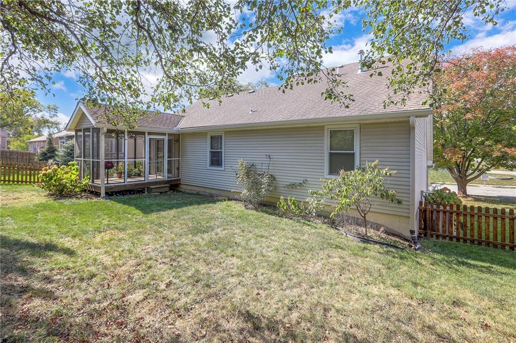 117 Southwest Tess Drive Lee's Summit, MO 64081 - Photo 31 of 35