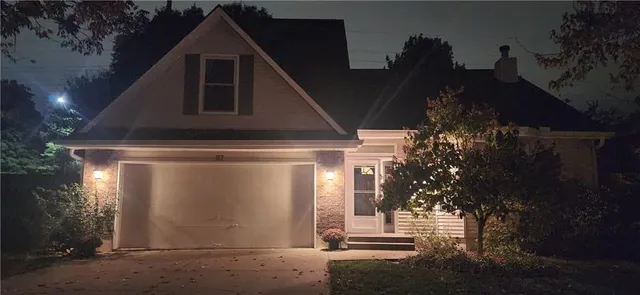 $340,000 | 117 Southwest Tess Drive, Lee's Summit, MO 64081