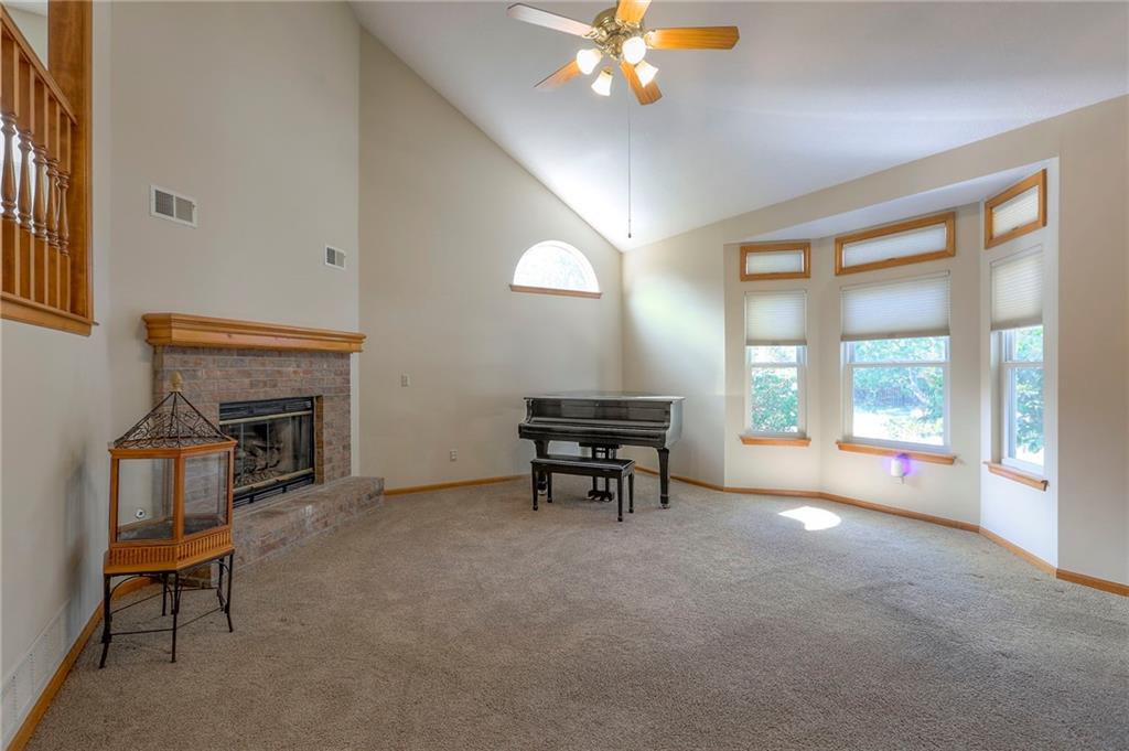 117 Southwest Tess Drive Lee's Summit, MO 64081 - Photo 5 of 35