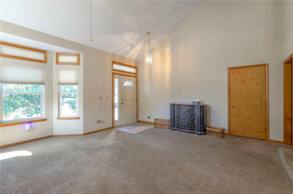 117 Southwest Tess Drive Lee's Summit, MO 64081 - Photo 7 of 35