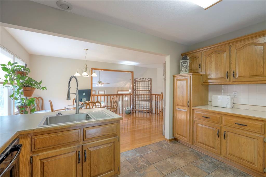 117 Southwest Tess Drive Lee's Summit, MO 64081 - Photo 10 of 35