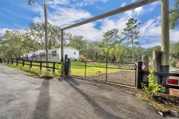 $490,000 | 24751 Southeast Highway 450, Umatilla, FL 32784