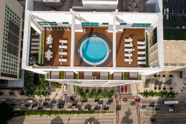 $3,300 | 55 Southeast 6th Street, Unit 2700, Miami, FL 33131