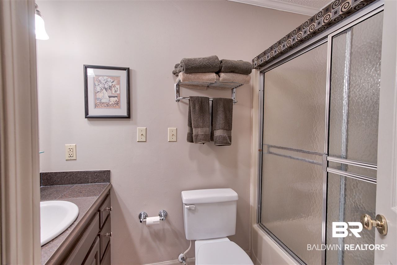 706 Winn Avenue Fairhope, AL 36532 - Photo 25 of 42 Second Bathroom