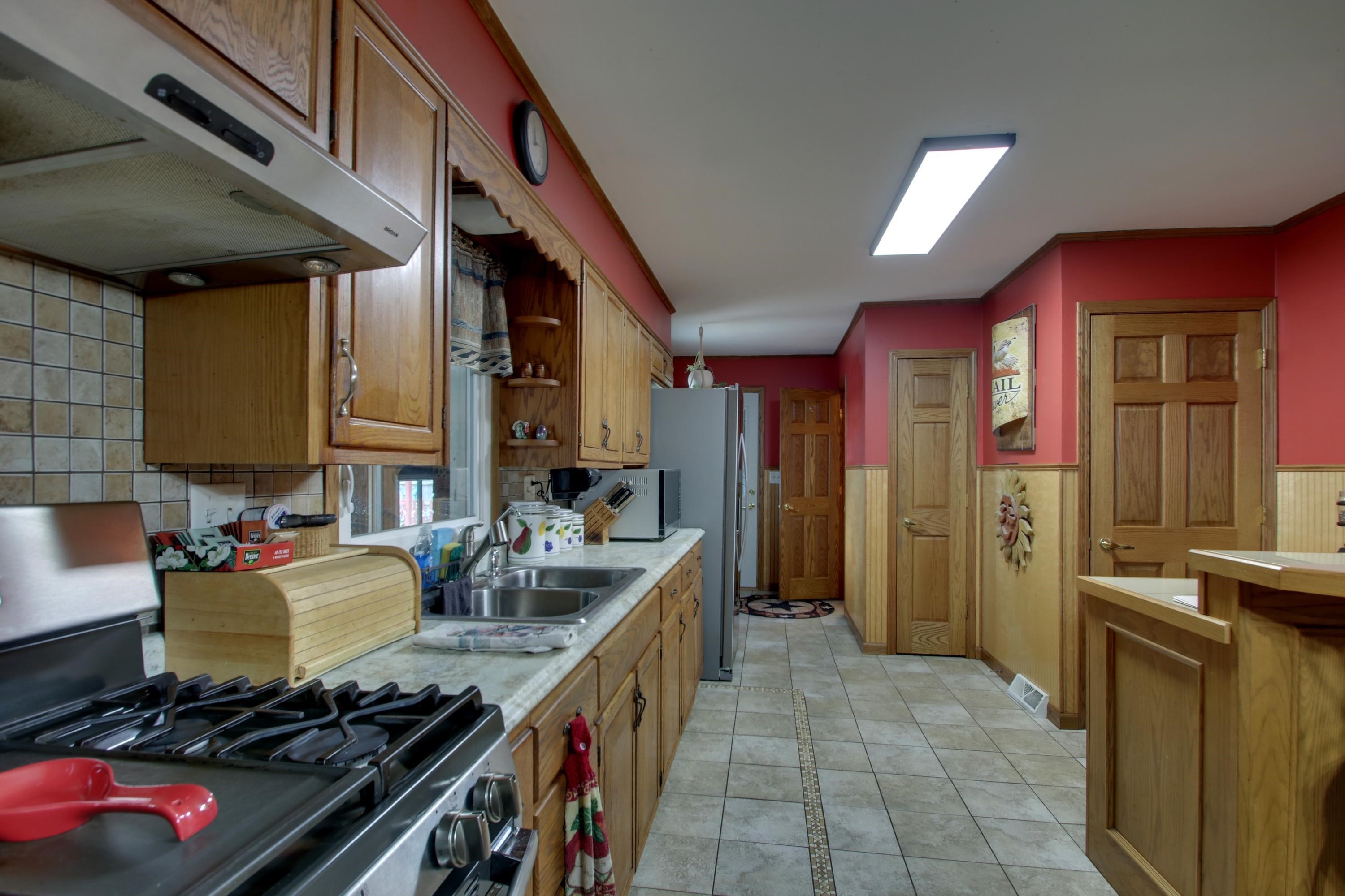 2734 Payson Road Quincy, IL 62305 - Photo 11 of 23 Gallery Image 11