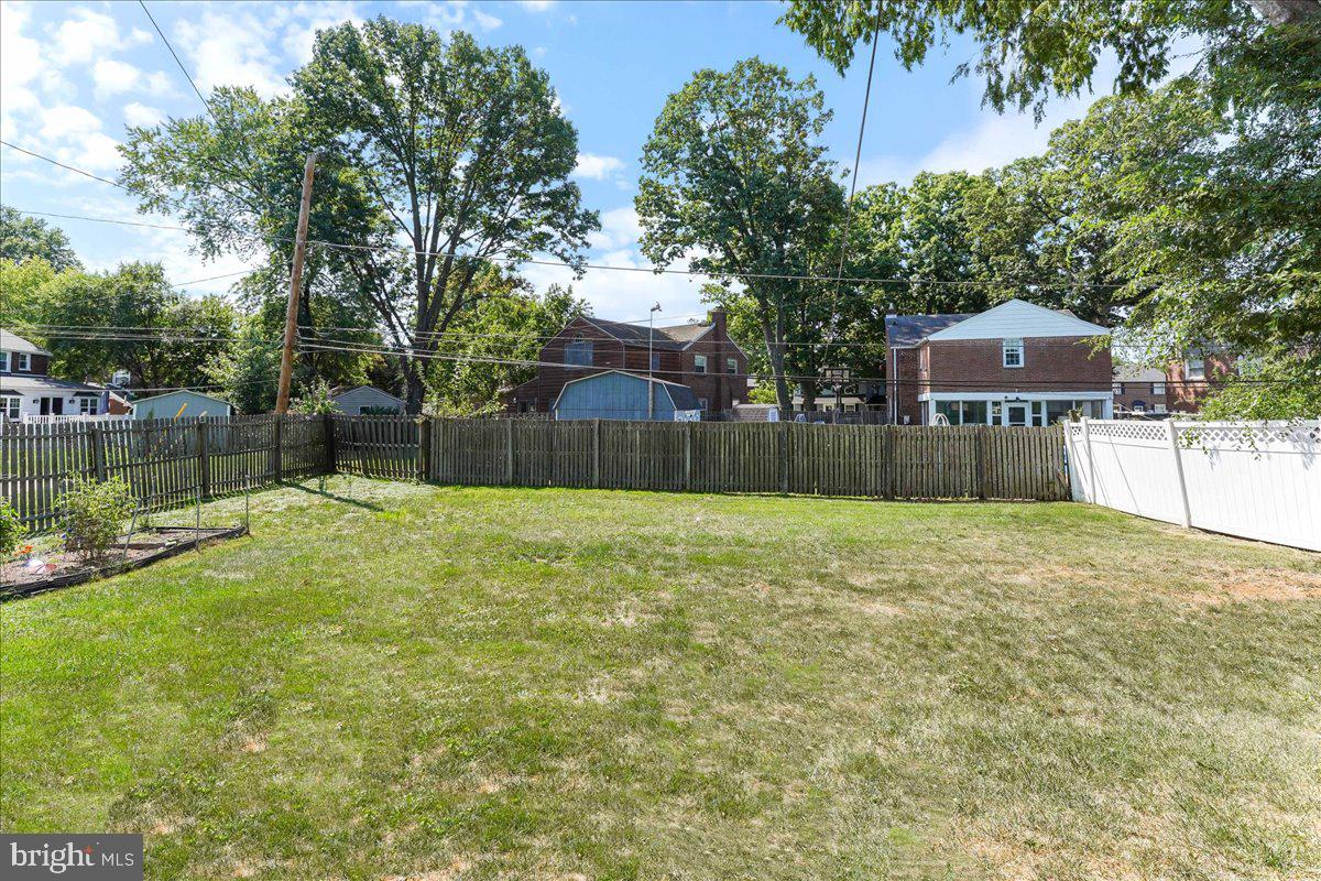 340 Sunnybrook Road Springfield, PA 19064 - Photo 32 of 33 Backyard