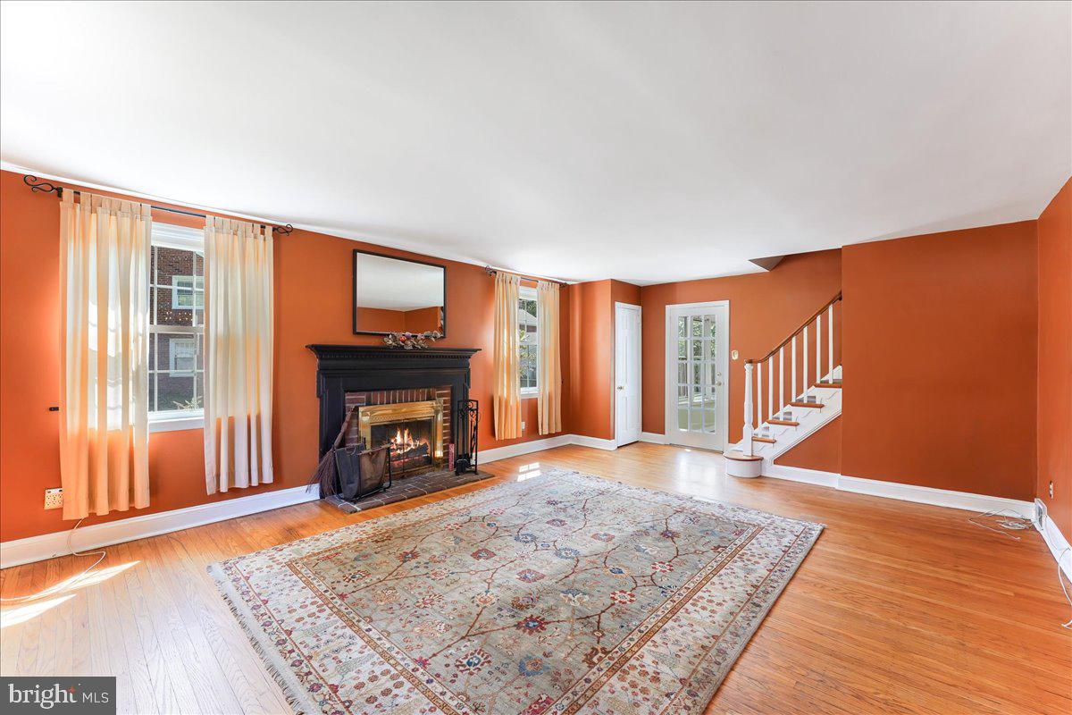 340 Sunnybrook Road Springfield, PA 19064 - Photo 4 of 33 Living room with wood fireplace