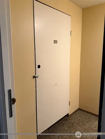 $3,300 | 4561 Lake Washington Boulevard Northeast, Unit 102, Kirkland, WA 98033