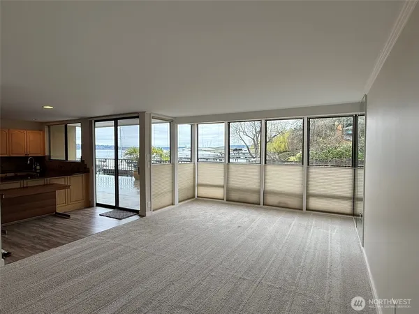 $3,300 | 4561 Lake Washington Boulevard Northeast, Unit 102, Kirkland, WA 98033