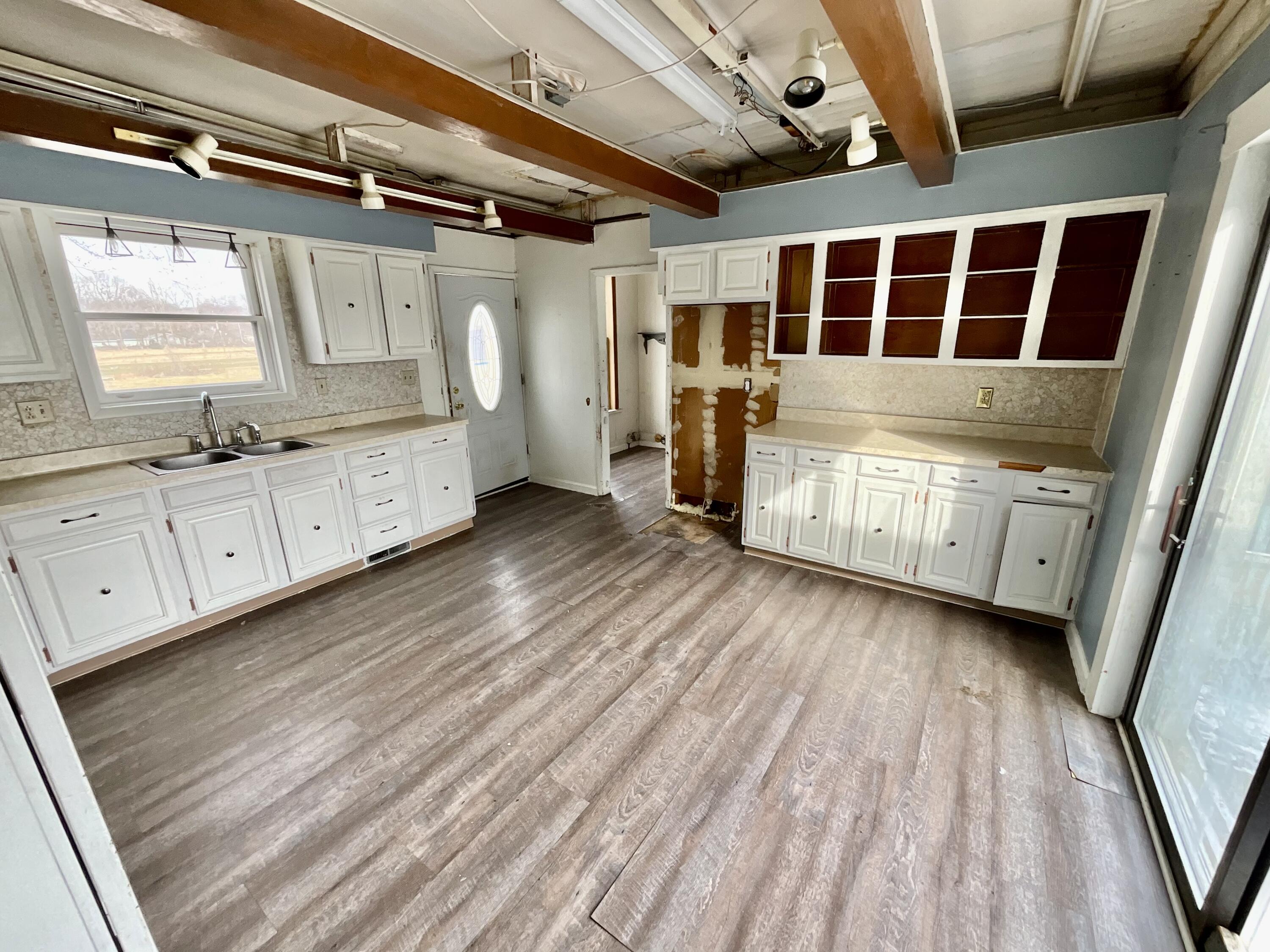 490 Dorrance Road Coldwater, MI 49036 - Photo 7 of 23 IMG_1372