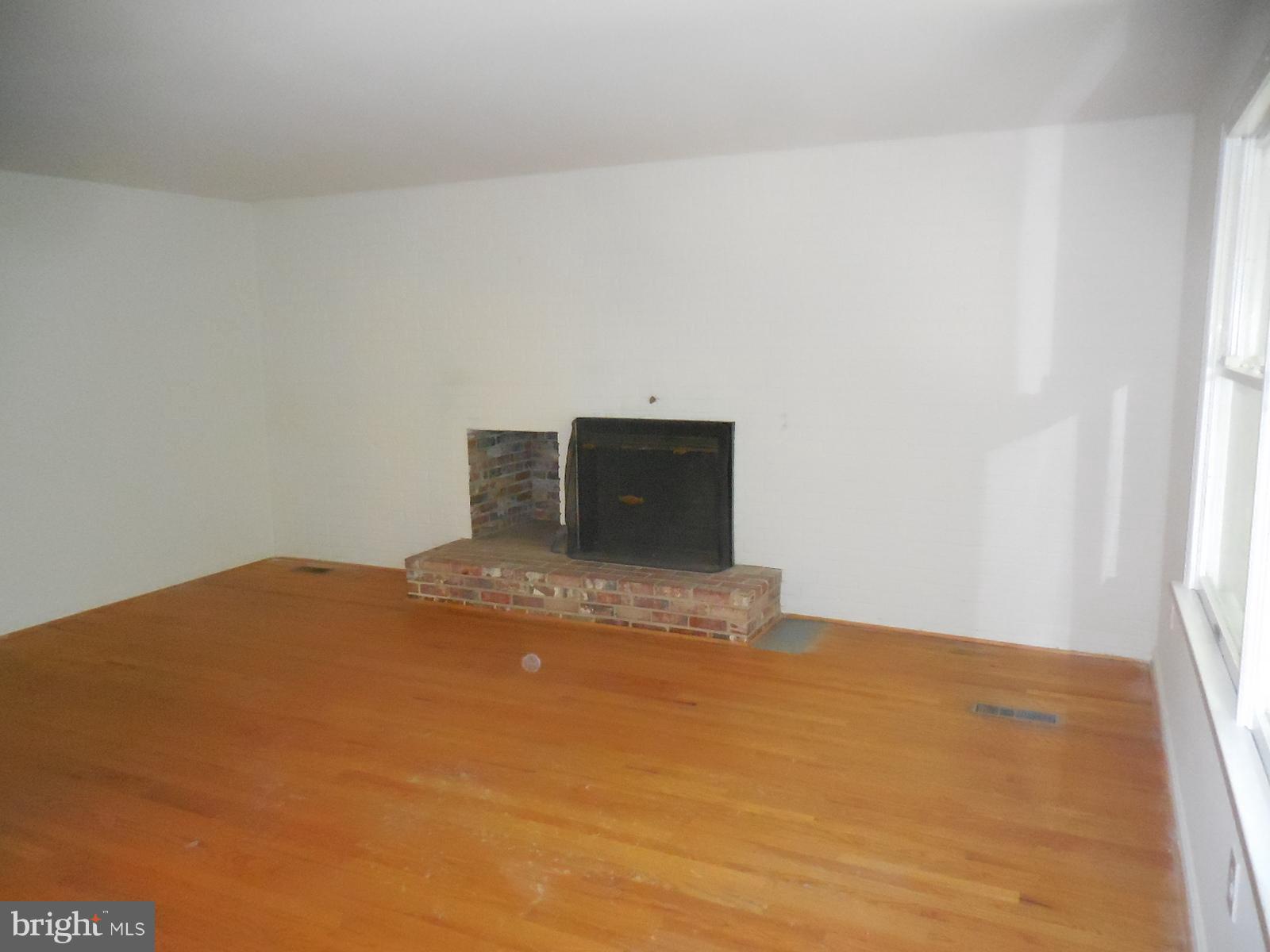 508 Holly Road Fort Washington, MD 20744 - Photo 9 of 29 a view of empty room