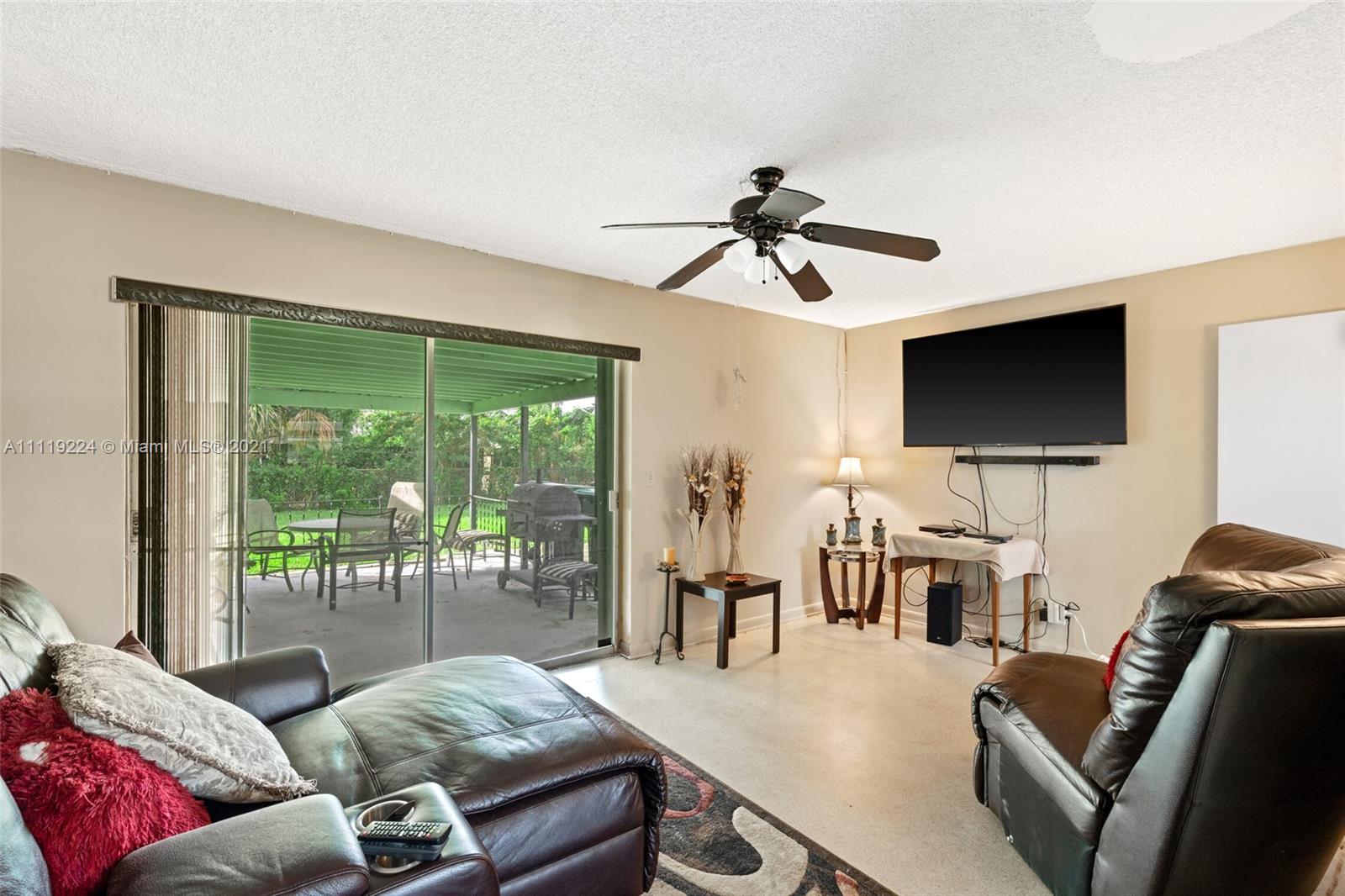 361 West 23rd Street Riviera Beach, FL 33404 - Photo 11 of 22 Gallery Image 11